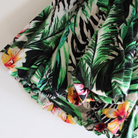 NWOT New York & Co. Tropical Zebra 7th Avenue Short Sleeve Top Small - Picture 7 of 11